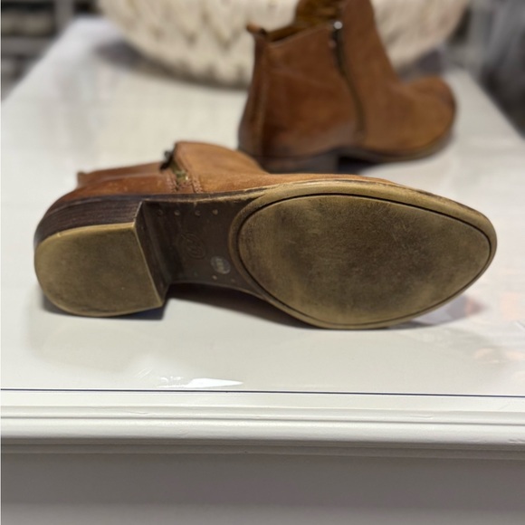 Lucky Brand Leather Ankle Booties - Picture 8 of 11